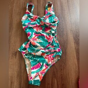NWT Kona Sol swimsuit
